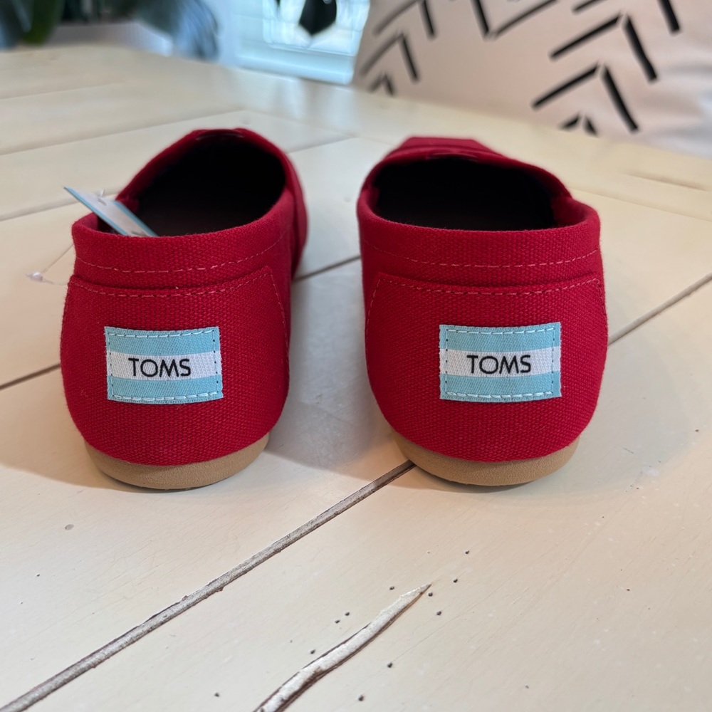 Toms Canvas Alpargata Classic Shoes Women’s Size 6.5 Red Slip On NEW - Picture 3 of 7
